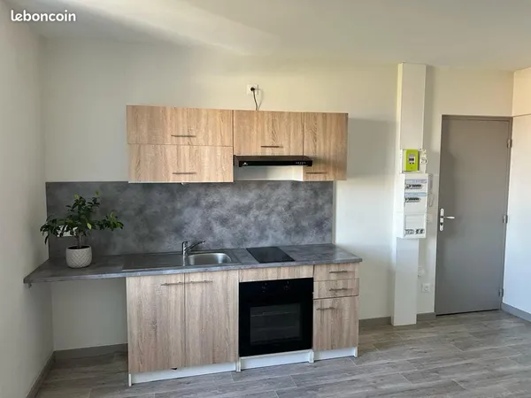 Appartement Location Riorges 1p 25m² 385€