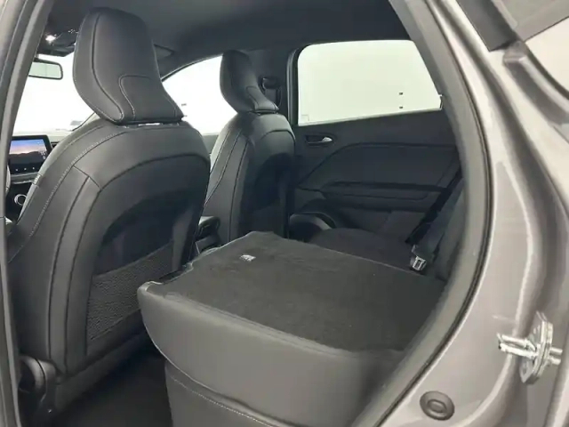 Renault Captur e-tech 145 — photo 39