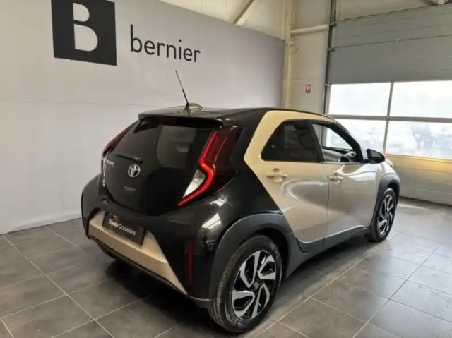 Toyota Aygo x 1.0 vvt-i 72ch design s-cvt — photo 4