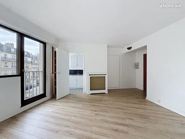 Vue dégagée - Rue du Commerce