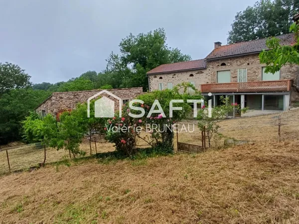 Corps de ferme 182m2 habitables avec env. 600 m² de dépendances - Fort potentiel