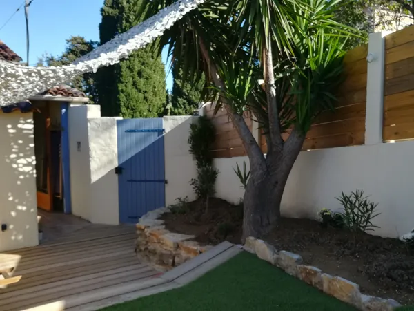 La Ciotat Le Liouquet T2/3 style maisonnette avec jardin