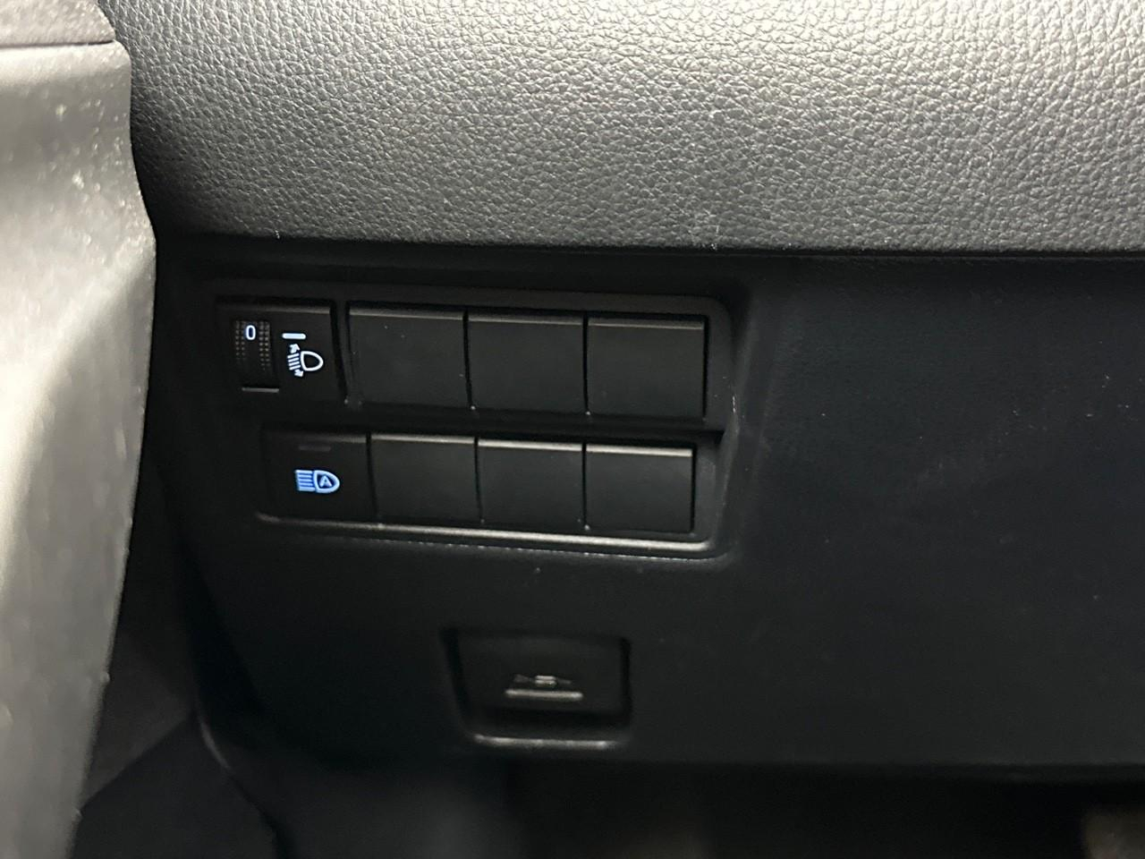 Toyota Yaris hybride 116h design — photo 16