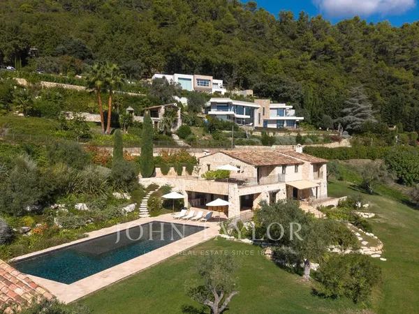 Villa 7 pièces 432 m²