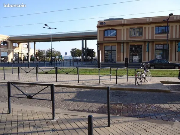 Particulier loue studio meublé calme et lumineux proche écoles commerce