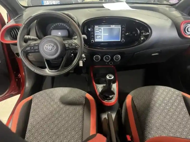 Toyota Aygo X 1.0 vvt-i 72ch design my23 — photo 9