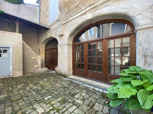 MAISON TYPE 7 - POITIERS CENTRE-VILLE