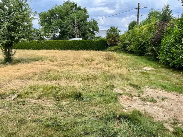 Terrain à bâtir de 600 m²