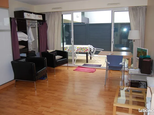 Studio meublé location étudiant(e) Médiathèque