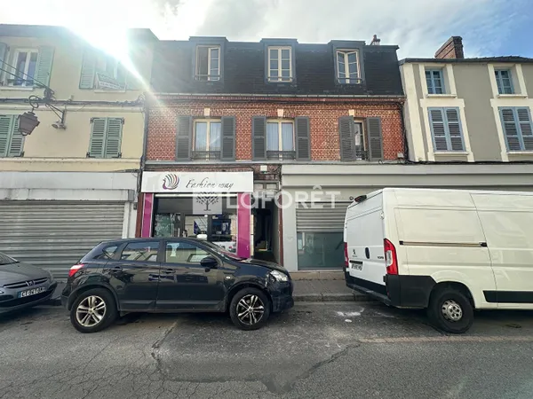 Bien immobilier de rendement Vente Méru   369900€