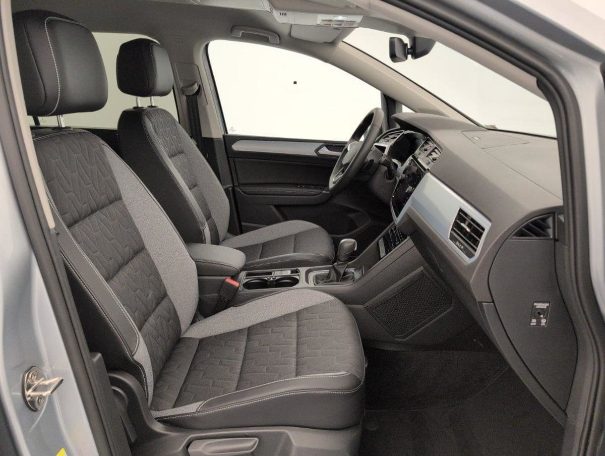 Volkswagen Touran — photo 9