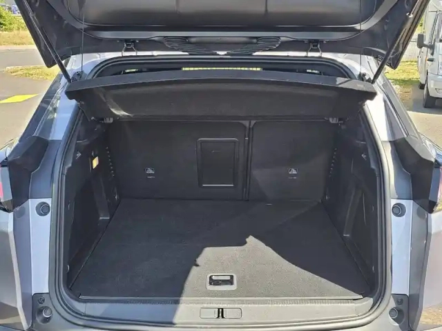 Peugeot 3008 phev hybrid 180 eat8 — photo 7