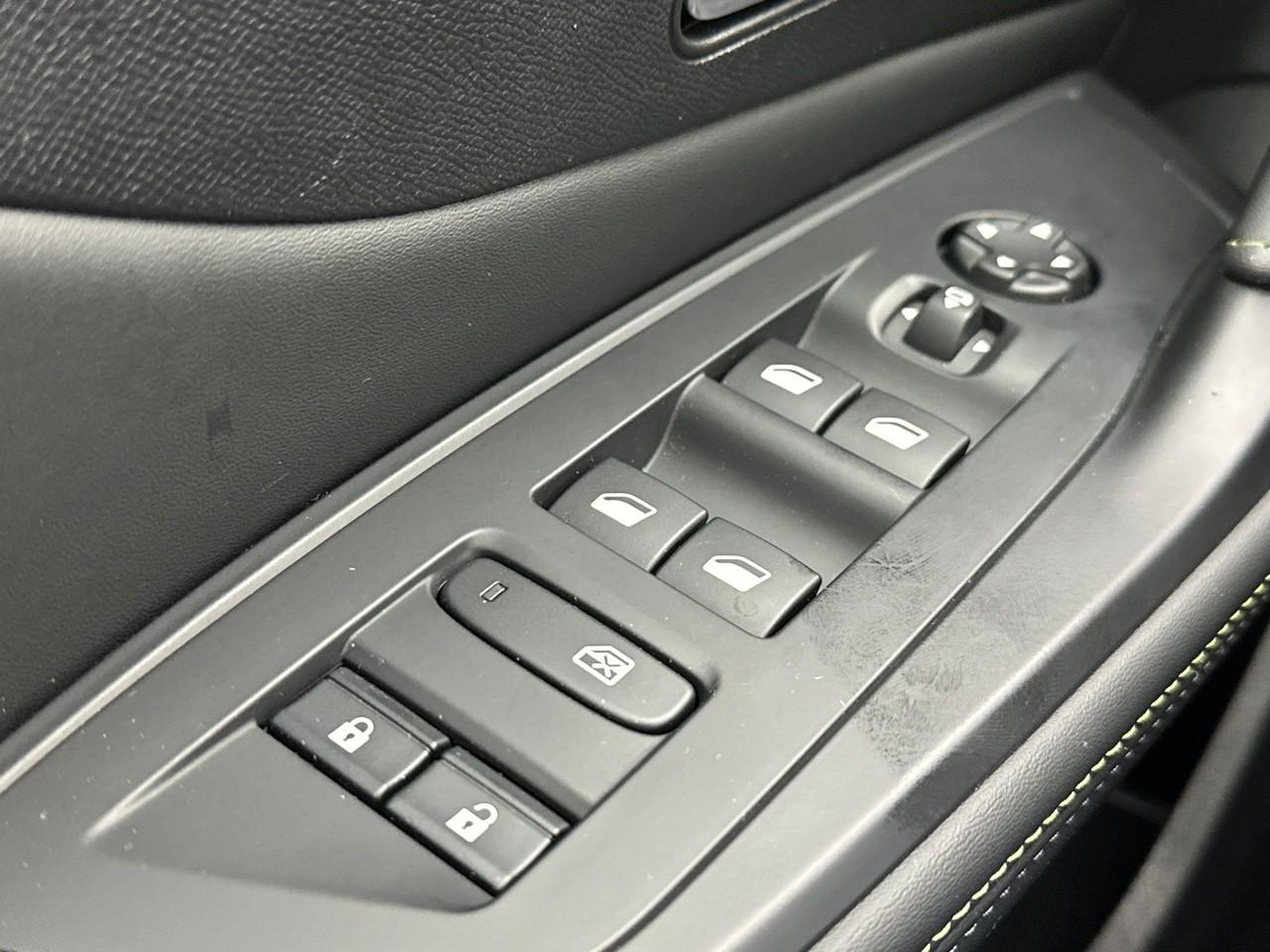 Peugeot 408 hybrid 145 e-dcs6 gt — photo 15