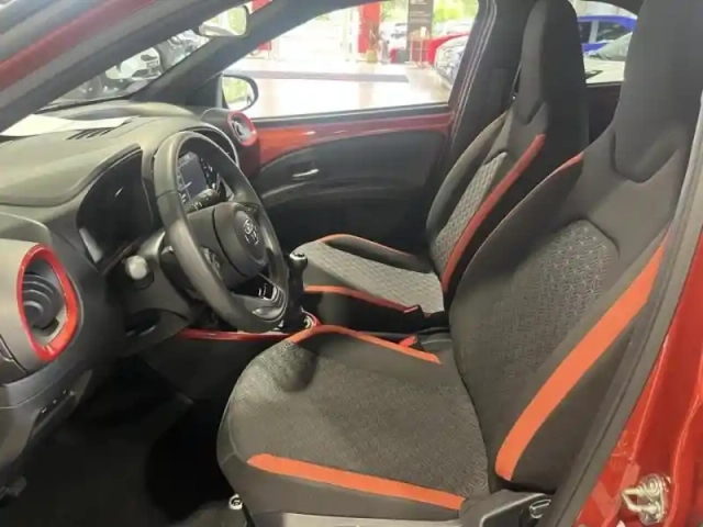 Toyota Aygo X 1.0 vvt-i 72ch design my23 — photo 12