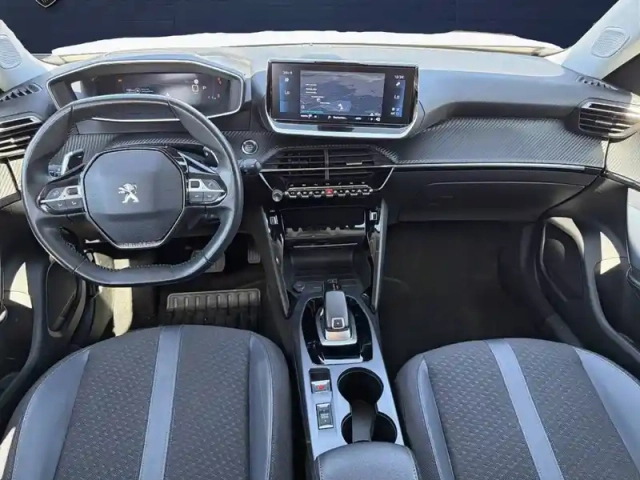 Peugeot 2008 puretech 130 s&amp;s eat8 — photo 13