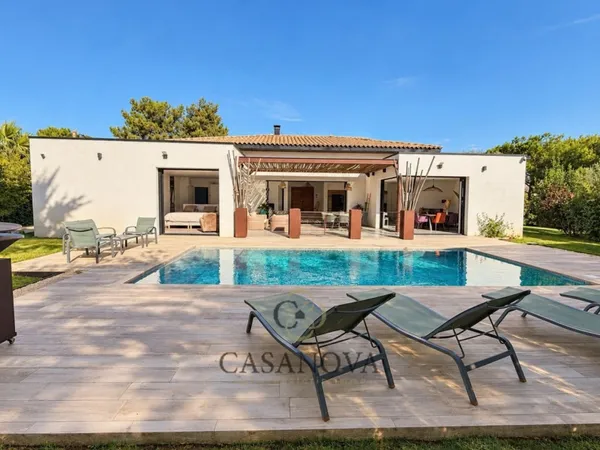 Villa 7 pièces 216 m²