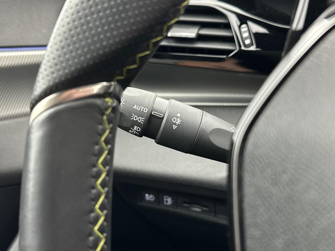 Peugeot 308 phev 180 e-eat8 gt — photo 17