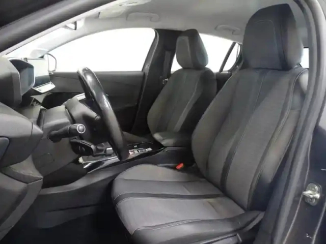 Peugeot 208 1.2 puretech 100ch s&amp;s allure — photo 12