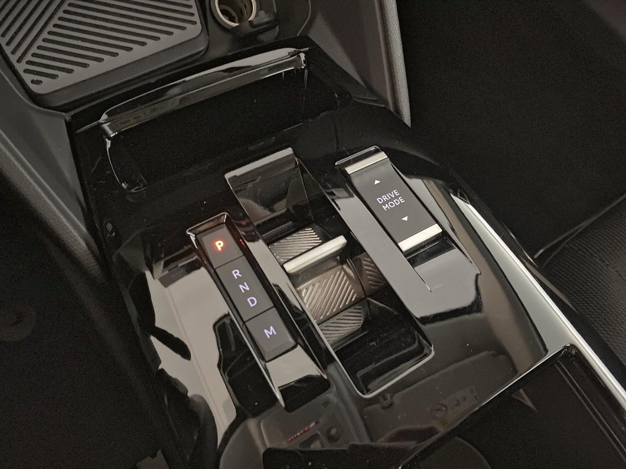 Citroën C4 hybride 145 ch e-dcs6 business — photo 15