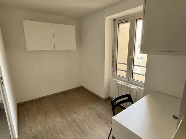 Studio meublé rénové - Lyon 3e / Metro Saxe Gambetta - DPE D