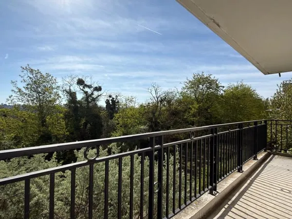 Appartement familiale avec 3 chambres, vue boisée