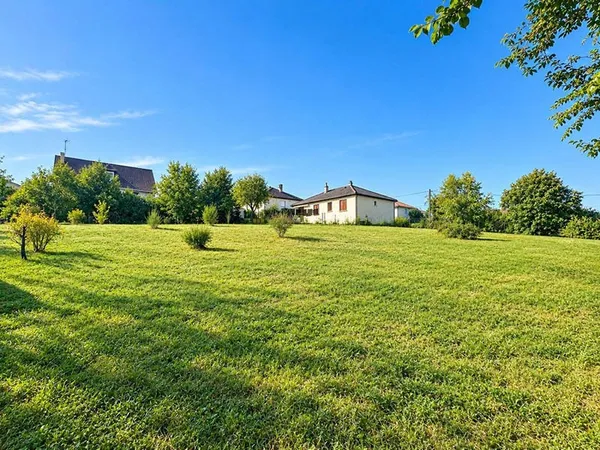 Terrain 1049 m²