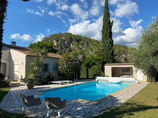 Villa 8 pièces 150 m²