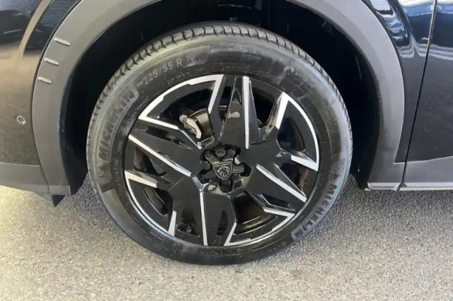 Peugeot 3008 hybrid 136 e-dcs6 — photo 9