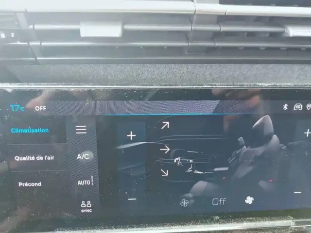 Peugeot 308 phev 180 e-eat8 — photo 19