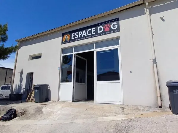 Local commercial 234 m²