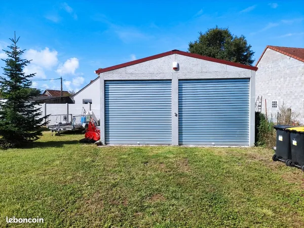 Hangar / Garages 55 M2 sur terrain constructible 472 m2