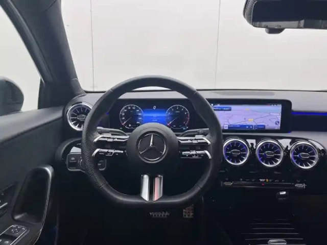 Mercedes Classe A 180 berline amg line — photo 16