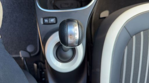 Renault Twingo E-Tech 81 22 kWh - Techno – 2022 – 35926 km – Électrique – Boîte Automatique — photo 9