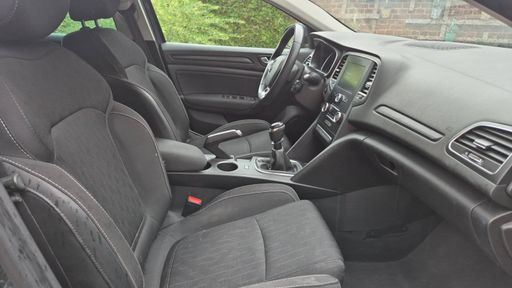 Renault Megane 1.3 TCe 115 - Limited – 2019 – 70565 km – Essence – Boîte Manuelle — photo 7