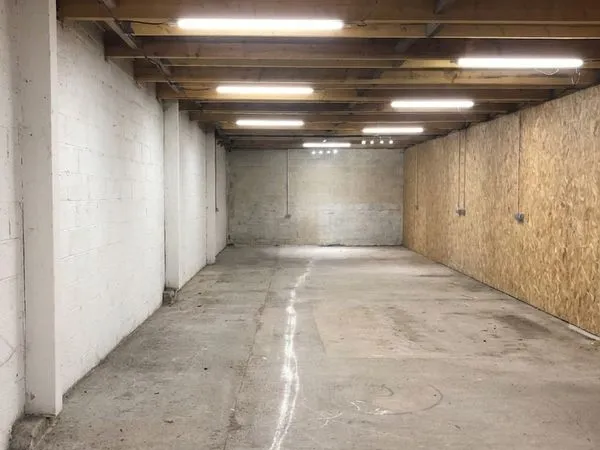 Atelier 100 m²