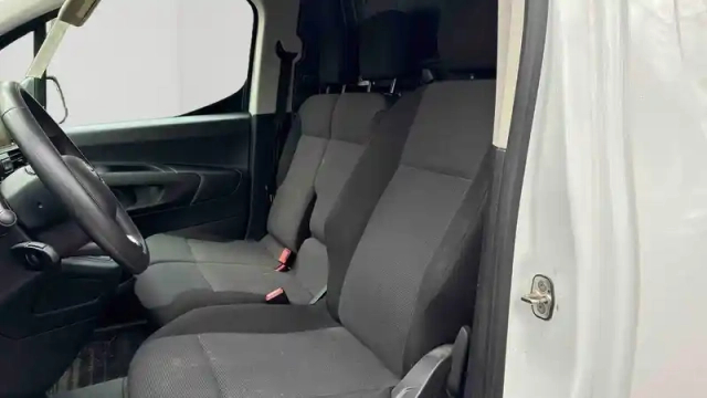 Toyota Proace city medium 1.5l 130 d-4d — photo 89
