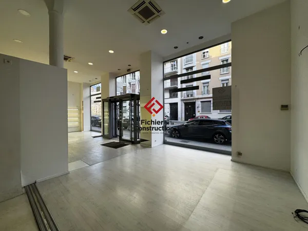 Local commercial 187 m²