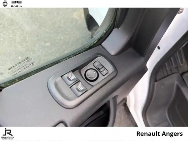 Renault Master fg f3500 l2h2 2.3 blue dci 135ch confort - 19600? ht — photo 10