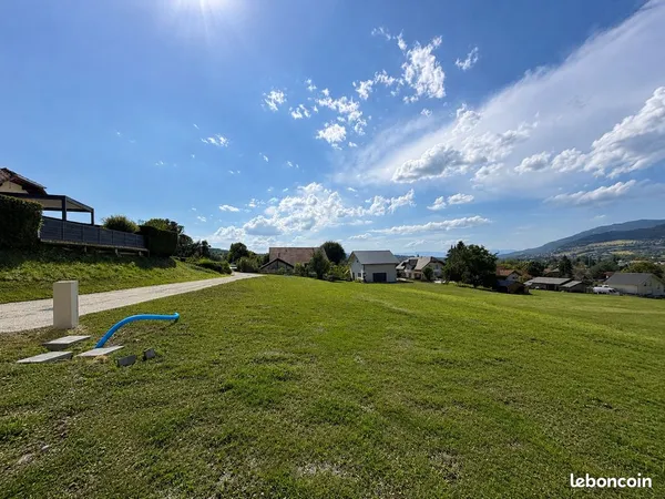 Terrain 1423 m² La Tour