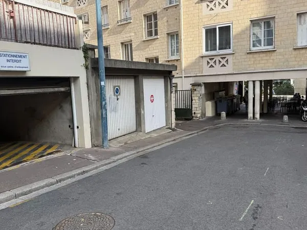Parking/Garage