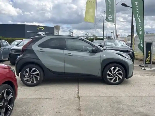 Toyota Aygo X 1.0 vvt-i 72ch air design my24 — photo 8