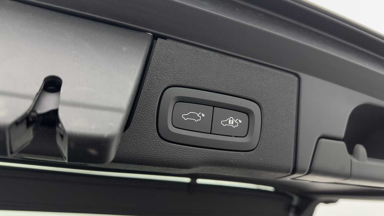 Volvo XC60 T6 Recharge AWD 253 ch + 145 ch Geartronic 8 — photo 18