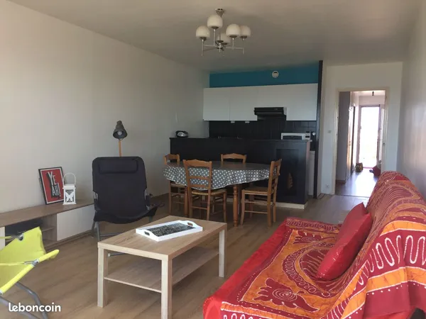 Appartement spacieux, face mer : vue imprenable
