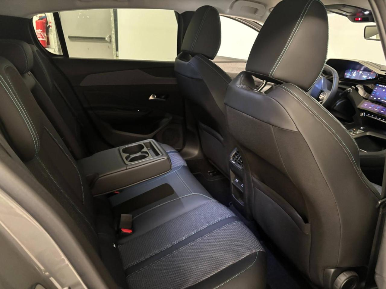 Peugeot 308 1.2 puretech 130ch s&s allure pack eat8 — photo 10