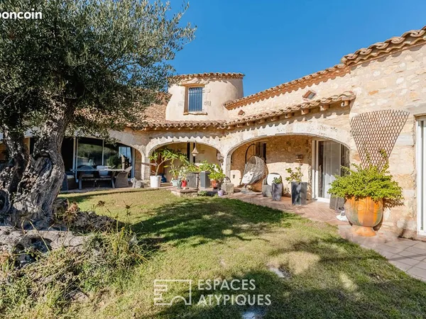 Propriété 5 pièces 220 m²