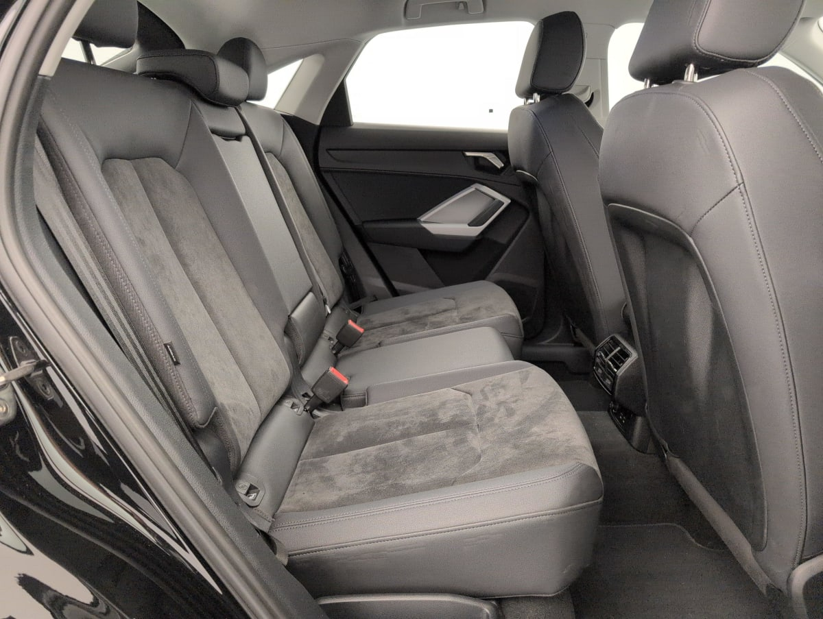 Audi Q3 Sportback — photo 10