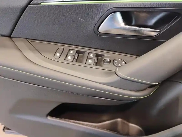 Peugeot 2008 puretech 155 s&amp;s eat8 gt pack — photo 20
