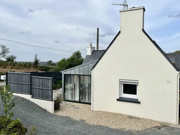 Maison rénovée à 15 minutes de MORLAIX (29600) et de la mer.