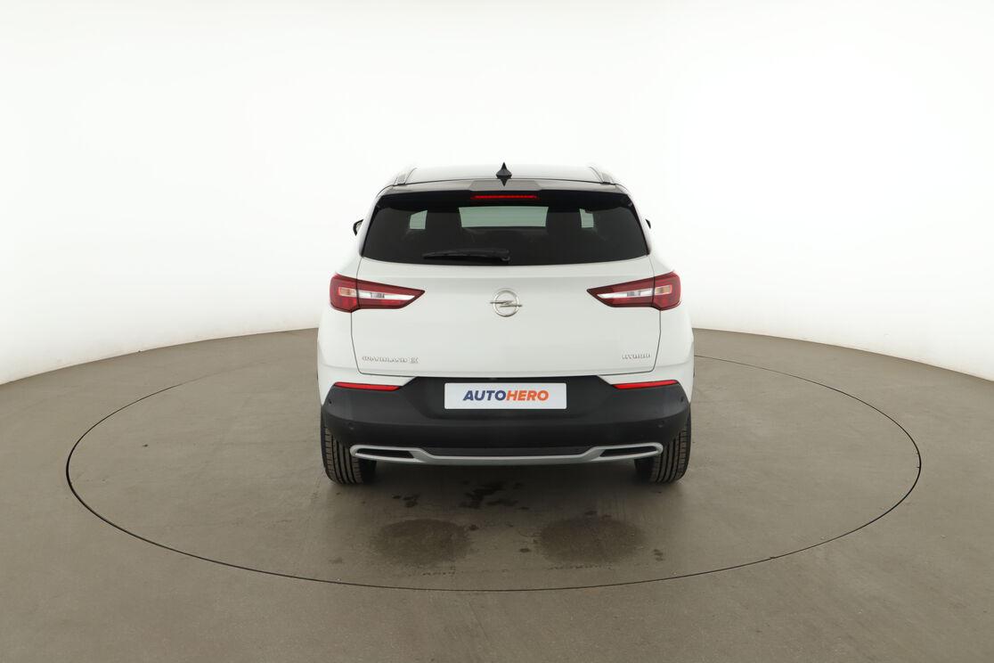 Opel Grandland X 1.6 Hybrid Elite Auto — photo 4