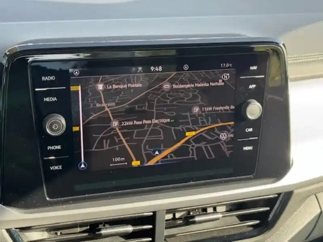 Volkswagen T-Roc life plus 1.0 110 ch — photo 6